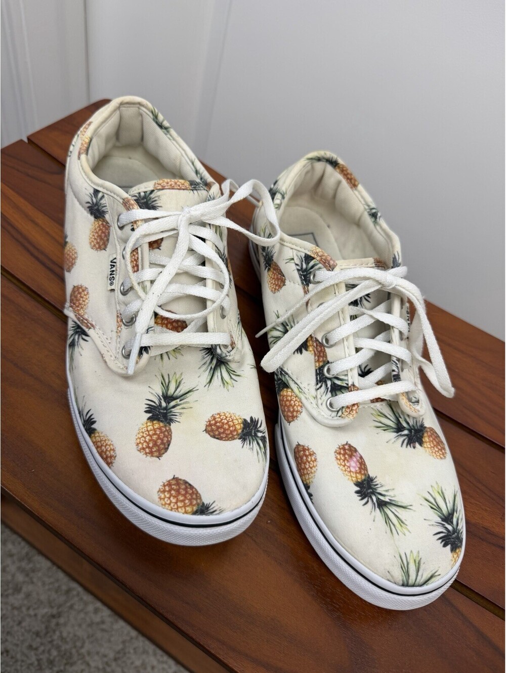 Vans “Off The Wall” Pineapple Print Canvas Sneakers – Women’s US 9.5 / EUR 40.5